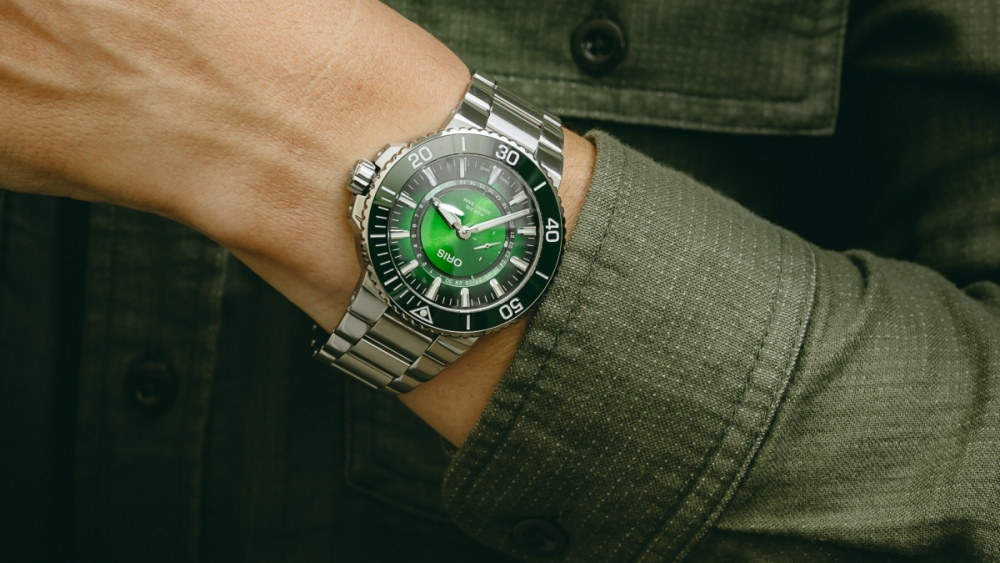 oris-aquis-hangang-limited-edition-ablogtowatch-hero.jpg