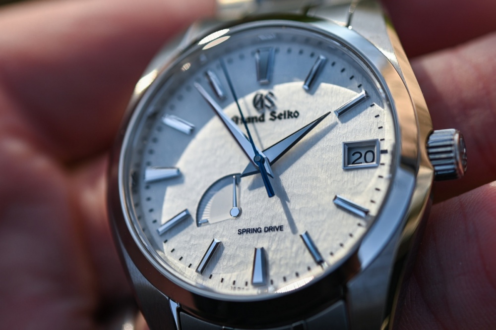 Grand-Seiko-Spring-Drive-Snowflake-titanium-SBGA211-Review-6.thumb.jpg.532dd985c4474917c7f931d103f89e2f.jpg