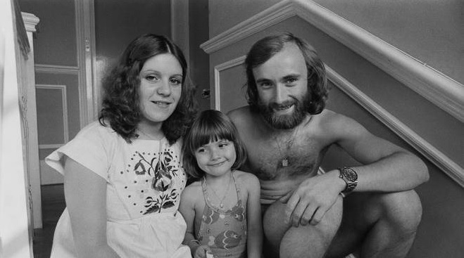 1912777324_philcollins2.jpg.0049418f3974a07f32412c8fcf01b869.jpg