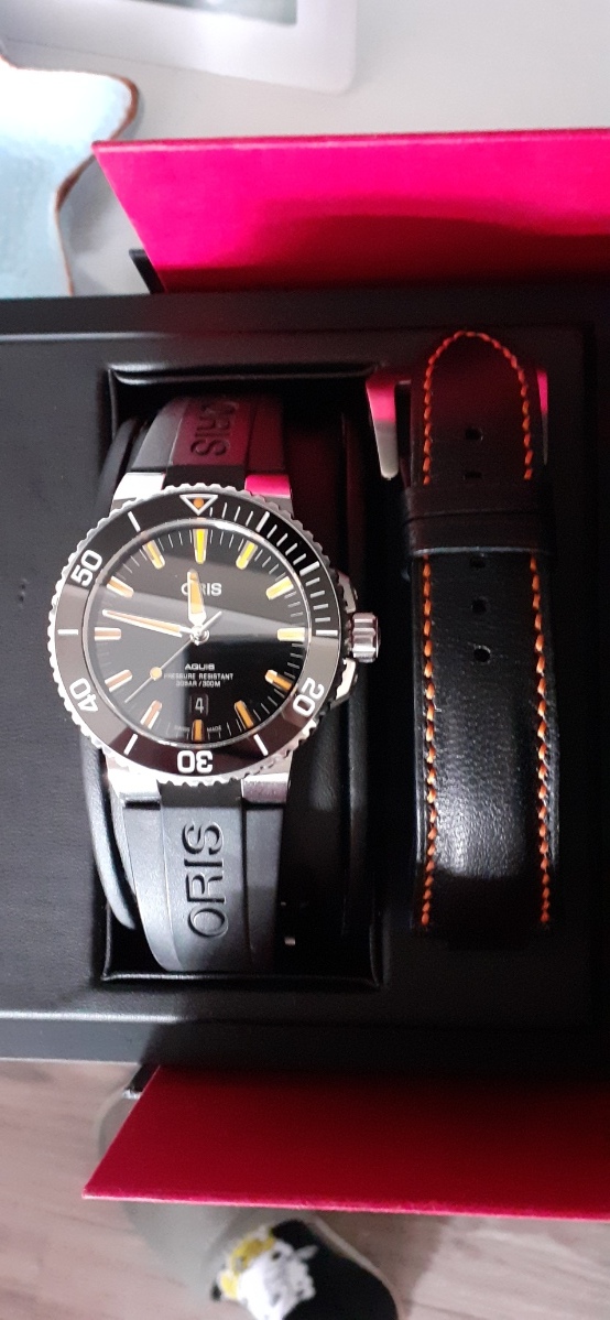 Oris Aquis Date 01 733 7730 4159 07 4 24 64EB Pochlubte se