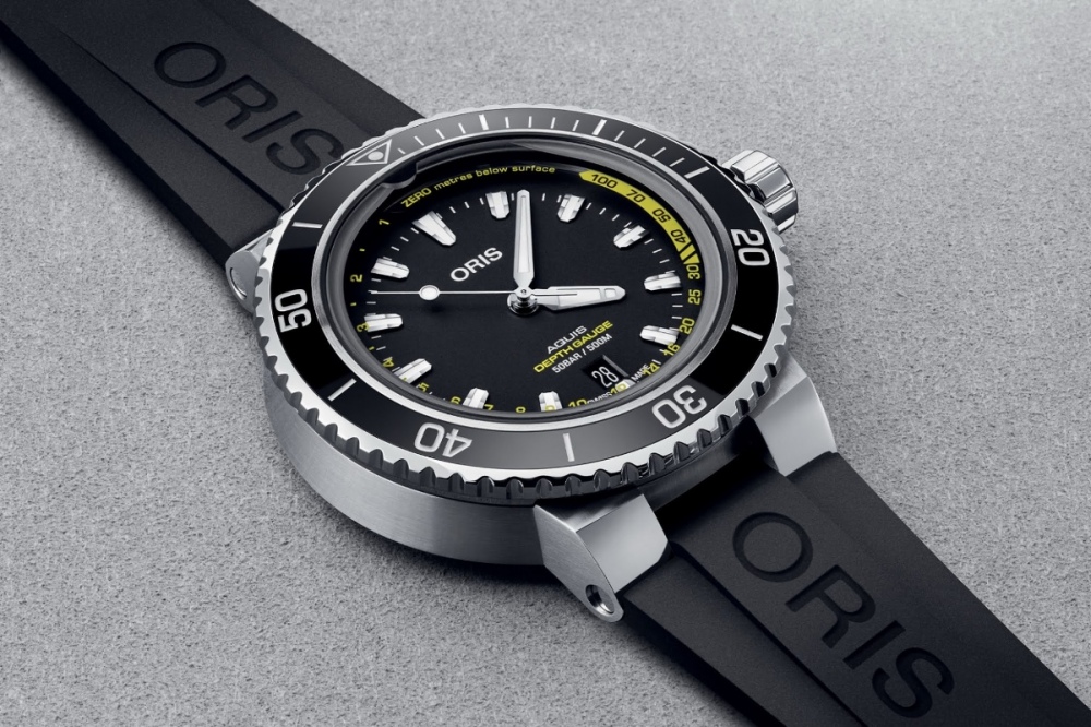 ORIS Aquis Depth GAUGE 01.jpg