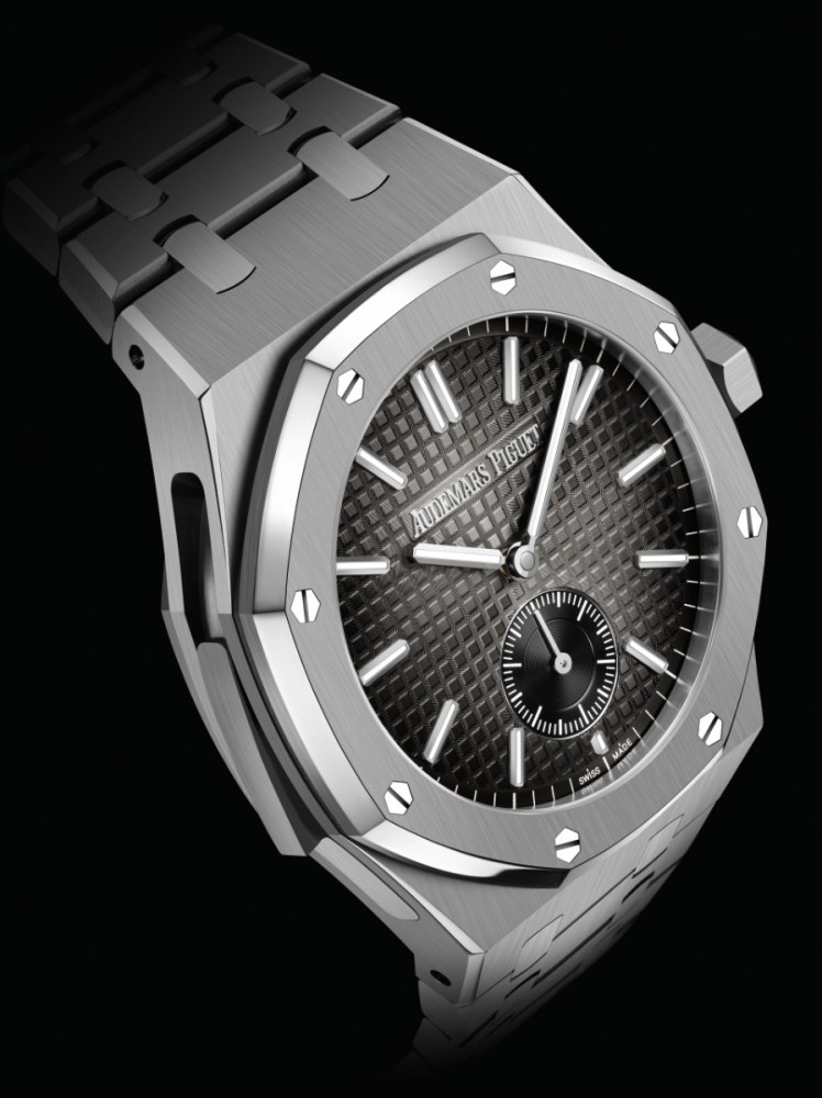 Audemars-Piguet-Royal-Oak-Minute-Repeater-Supersonnerie-in-Titanium-2.thumb.jpeg.7ba8070ce577ffa428d8d7fbf2622dc5.jpeg