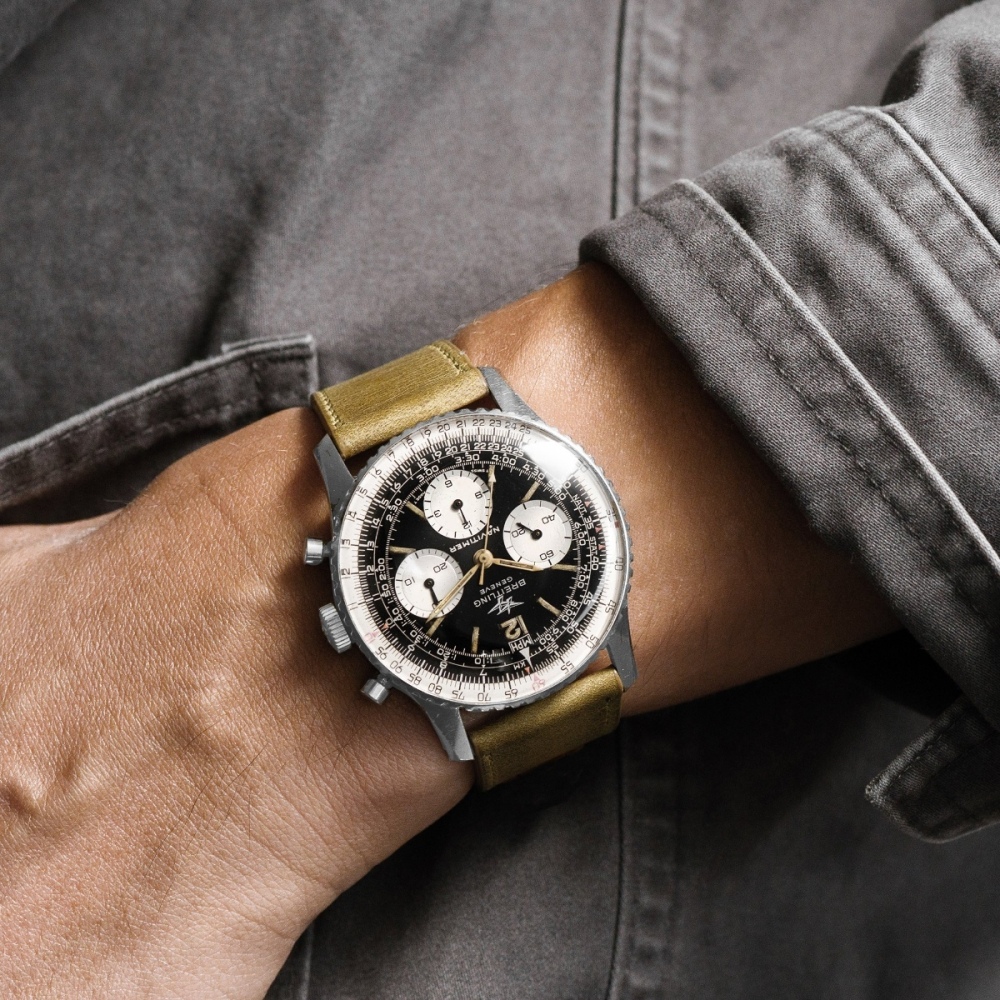 2041-BreitlingNavitimer-Wrist.jpg