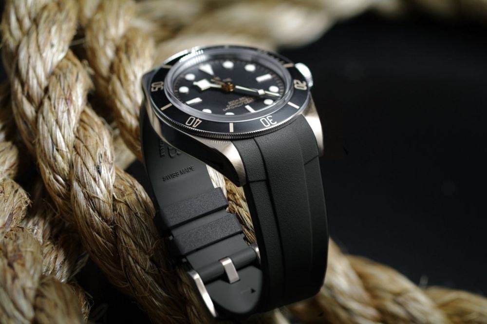 tudor-58-strap.thumb.jpg.643a4204564f3e7dde2f115c4d089a40.jpg