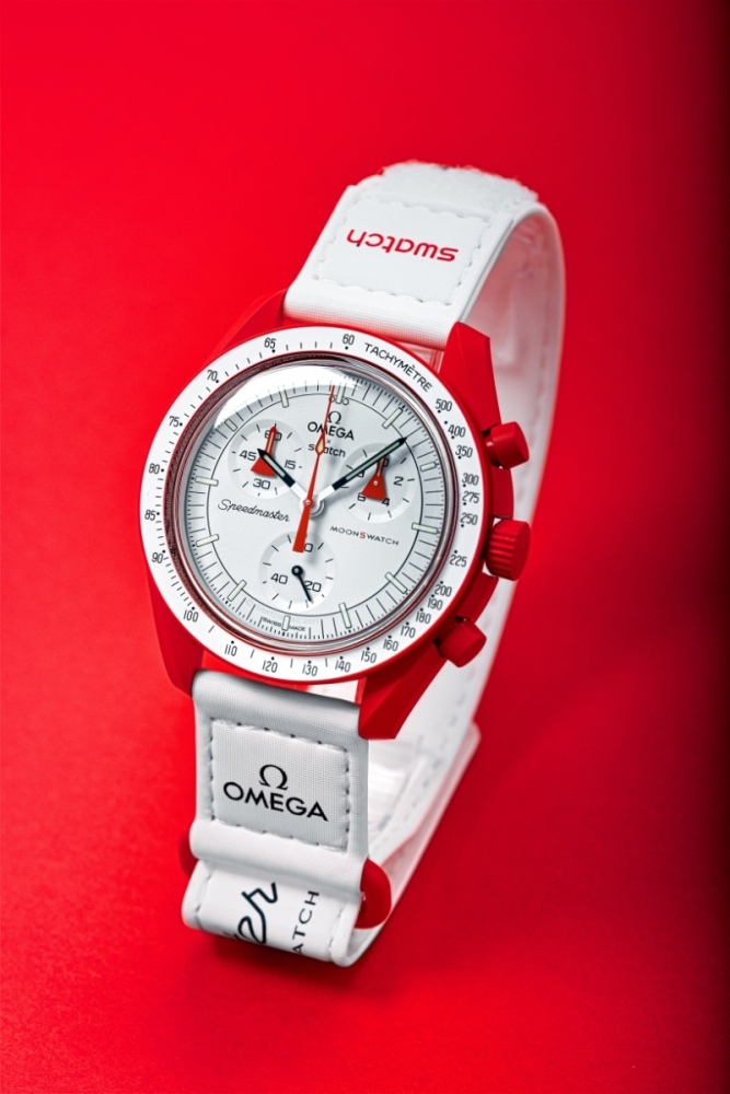 Swatch_MoonSwatch_Mars_01-01.jpeg