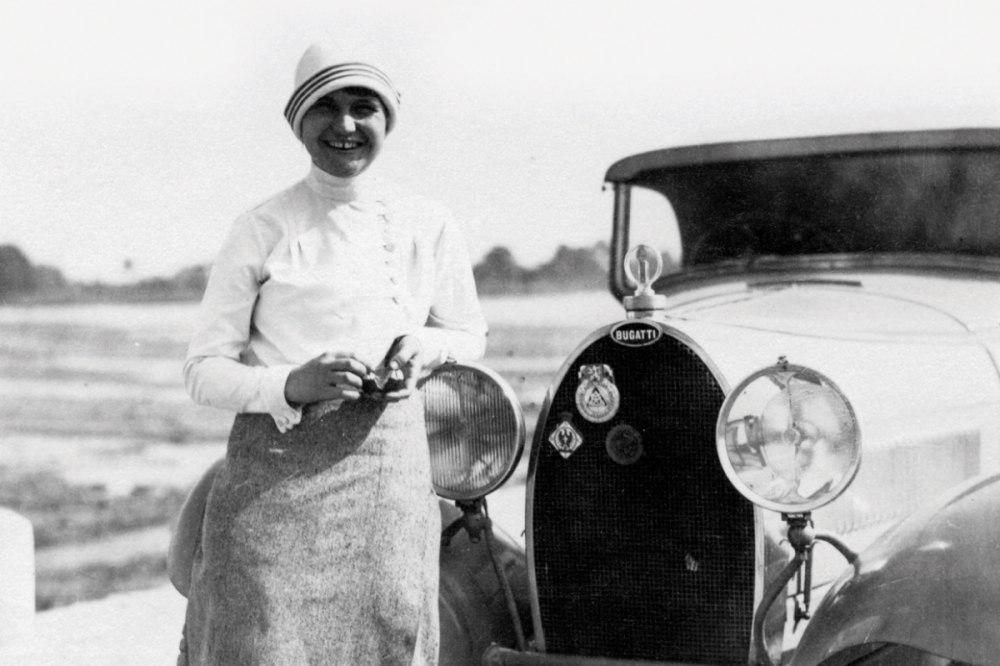 Classic & Sports Car – Elisabeth Junek – the pioneering Miss Bugatti – 4.png