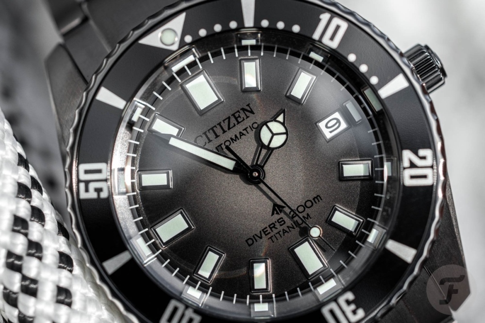 Citizen-Divers-200-Titanium-2.jpg