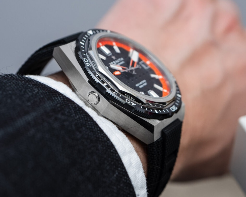 Zenith-WWG24-Defy-Extreme-Diver-titanium-WIT-crop-8-1024x819.thumb.jpg.1ce897e6450a0cd777941203fc382630.jpg