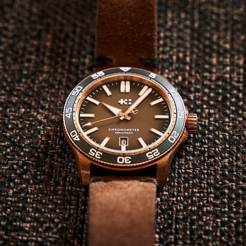 C60_Pro_300_Bronze_03-1600px.thumb.jpg.e081d2440d42107ea9719719996ffec5.jpg