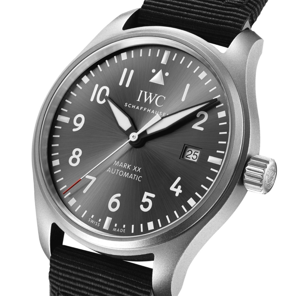 IWC-Pilot-Mark-XX-Patrouille-Suisse-Titanium-IW328209-4.thumb.jpg.601edc6298189178ddf2210bae847c83.jpg