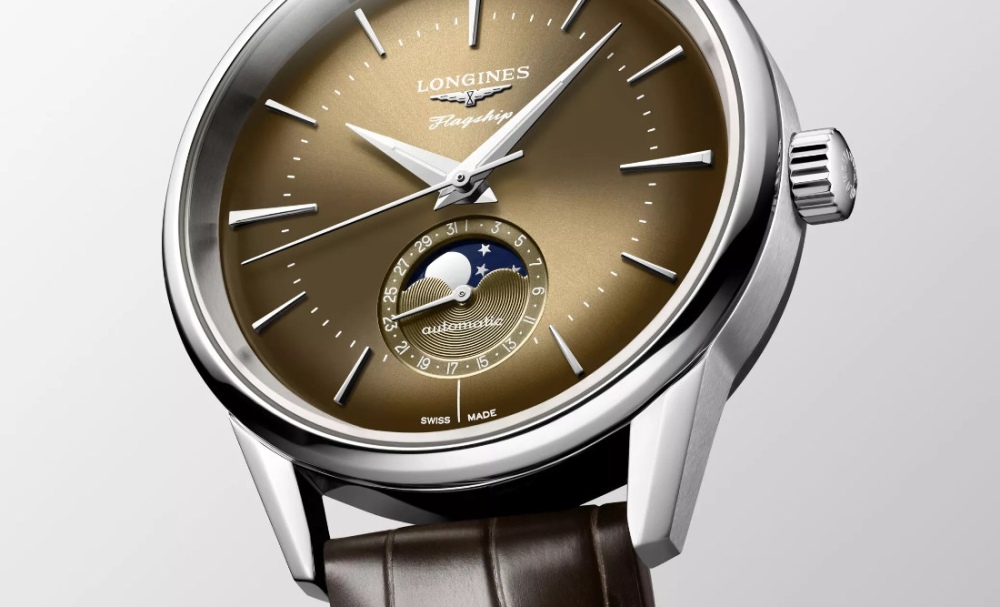 Longines_FlagshipHeritageMoonphase_1100x667_3.jpg