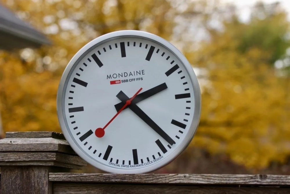 Mondaine-Stop2Go-WiFi-clock-13-scaled.jpg