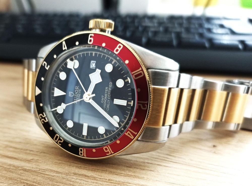 hodinky-tudor-black-bay-gmt-s-g-ref-m79833mn-0001-207942370.jpeg